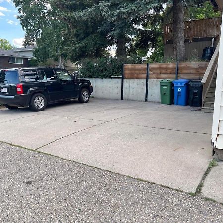 Cozy Basement Suite-溫馨小屋 Designated Parking YYC 외부 사진