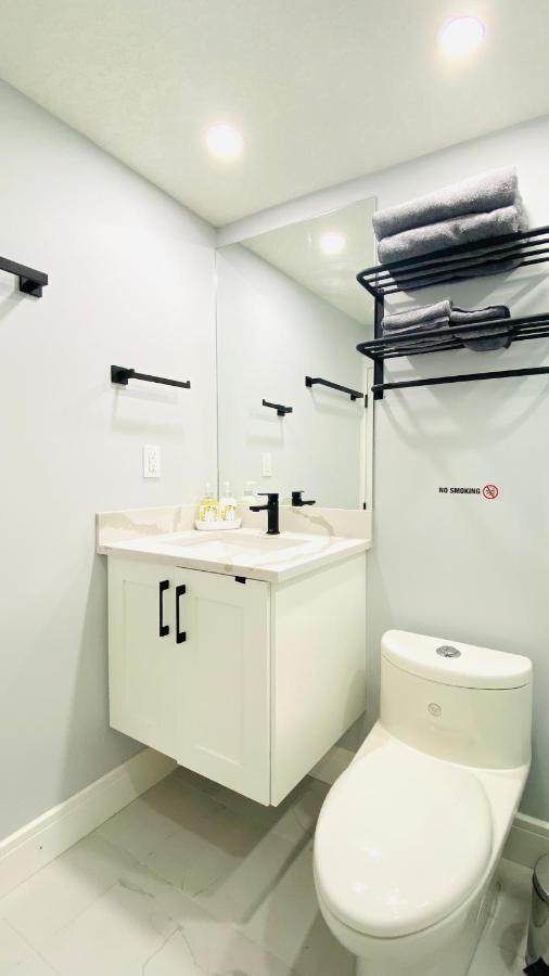 Cozy Basement Suite-溫馨小屋 Designated Parking YYC 외부 사진