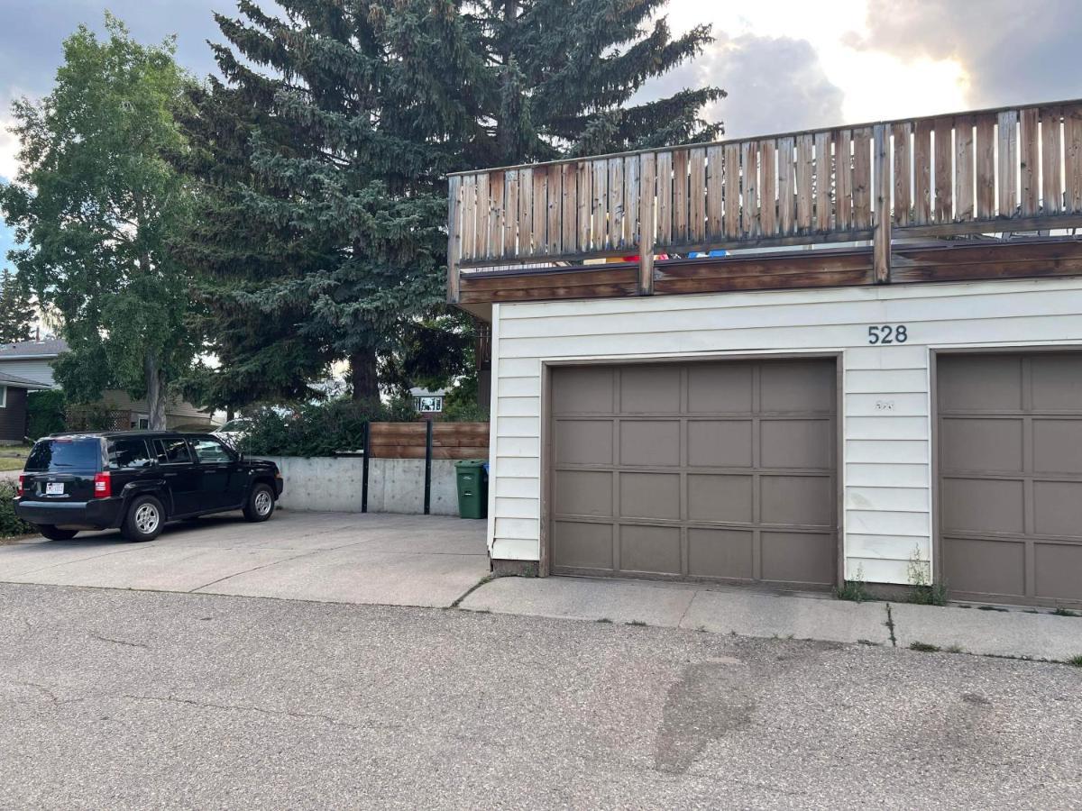 Cozy Basement Suite-溫馨小屋 Designated Parking YYC 외부 사진